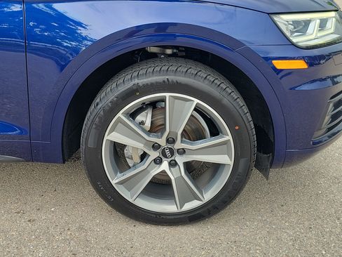 Used 2019 Audi Q5 2.0T Premium Plus w/ Premium Plus Package AWD/4WD image 7