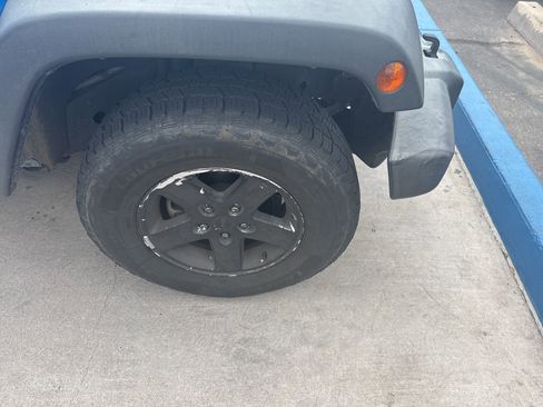 Used 2016 Jeep Wrangler Unlimited Sport w/ Quick Order Package 24S AWD/4WD image 7