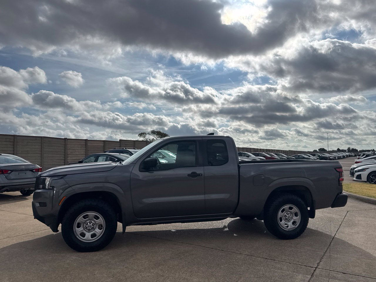 Used 2022 Nissan Frontier S w/ Technology Package AWD/4WD image 11