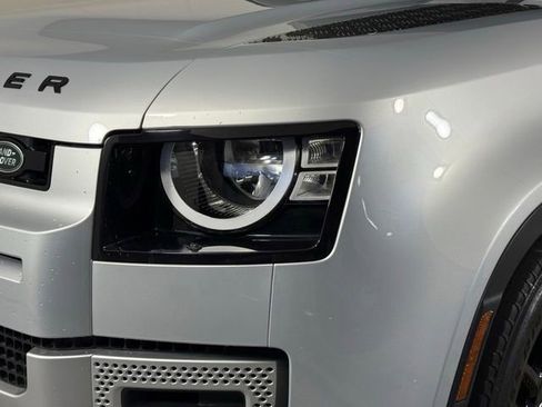Used 2023 Land Rover Defender 110 S AWD/4WD image 9
