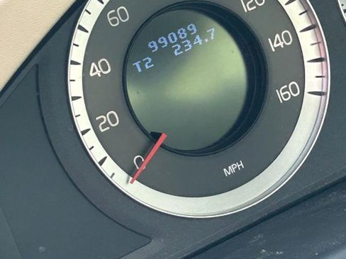 Used 2010 Volvo S80 3.2 image 5