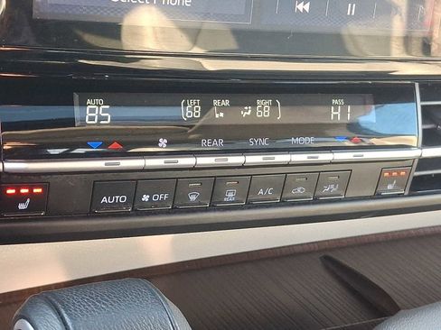 Certified 2024 Toyota Sienna XLE image 21