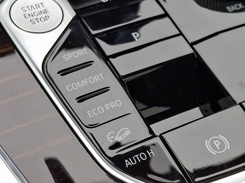 New 2026 BMW X7 xDrive40i w/ M Sport Package image 16