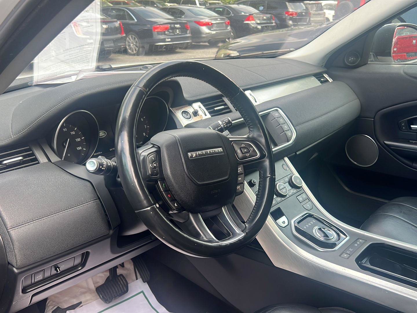 Used 2017 Land Rover Range Rover Evoque SE AWD/4WD image 8