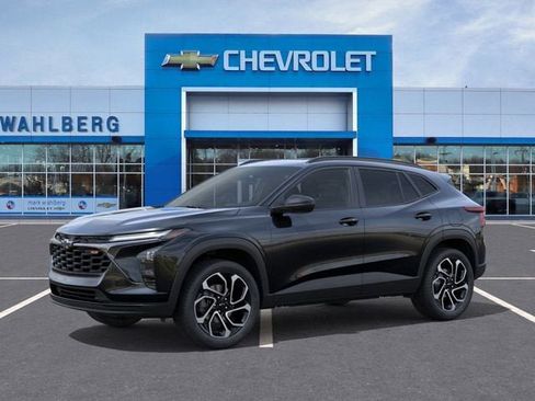 New 2026 Chevrolet Trax RS w/ Sunroof Package image 2