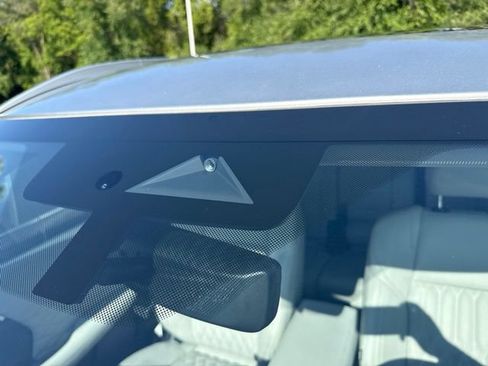 Used 2025 Mitsubishi Outlander AWD image 18