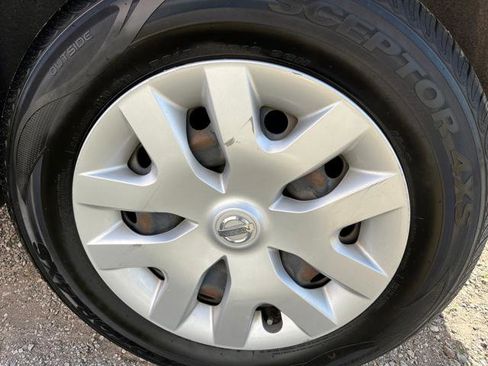 Used 2019 Nissan Rogue Sport S image 7