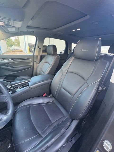 Used 2020 Buick Enclave Avenir w/ Avenir Technology Package FWD image 9