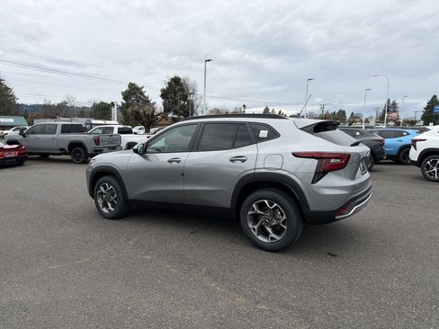 New 2026 Chevrolet Trax LT w/ Driver Confidence Package image 3