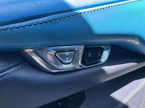 Used 2021 Chevrolet Corvette Stingray Premium Conv w/ Z51 Performance Package image 19