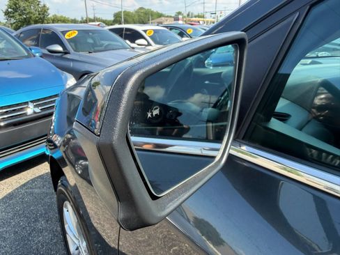 Used 2021 Chevrolet Equinox LT AWD/4WD image 56