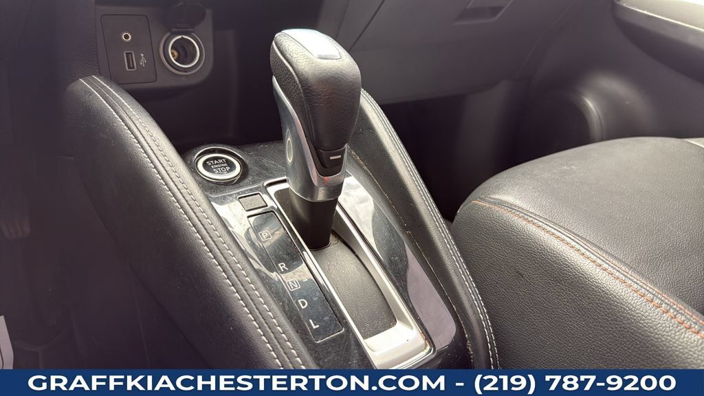 Used 2018 Nissan Kicks SR FWD image 27