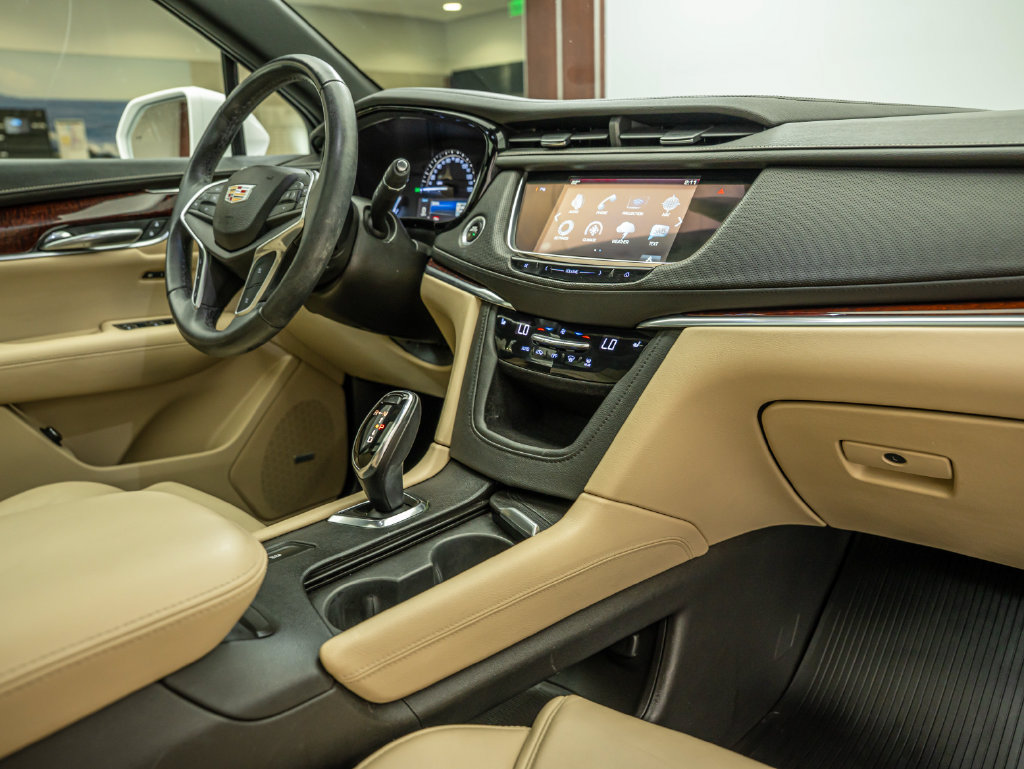 Used 2017 Cadillac XT5 Luxury w/ Driver Awareness Package FWD image 48