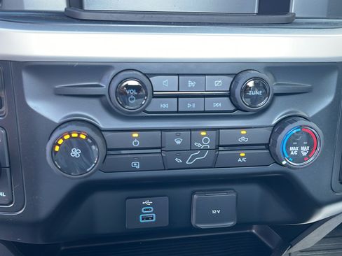 Used 2024 Ford F550 4x4 Regular Cab Super Duty image 19