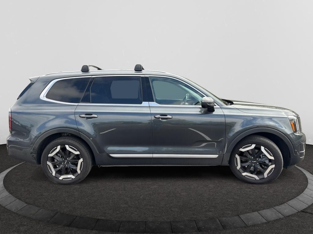 Used 2024 Kia Telluride EX AWD/4WD image 4