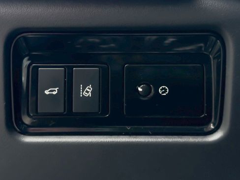 Used 2018 Jaguar F-PACE R-Sport image 20