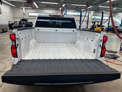 Used 2022 Chevrolet Silverado 1500 LT AWD/4WD image 21