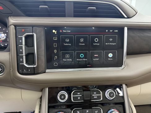 Used 2023 GMC Yukon Denali w/ Advanced Technology Package AWD/4WD image 26