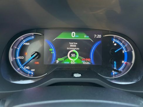 Used 2024 Toyota RAV4 LE image 22