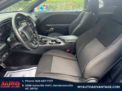 Used 2016 Dodge Challenger R/T w/ Blacktop Package image 27