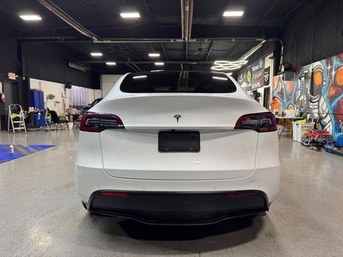 Used 2021 Tesla Model Y Long Range AWD/4WD image 4