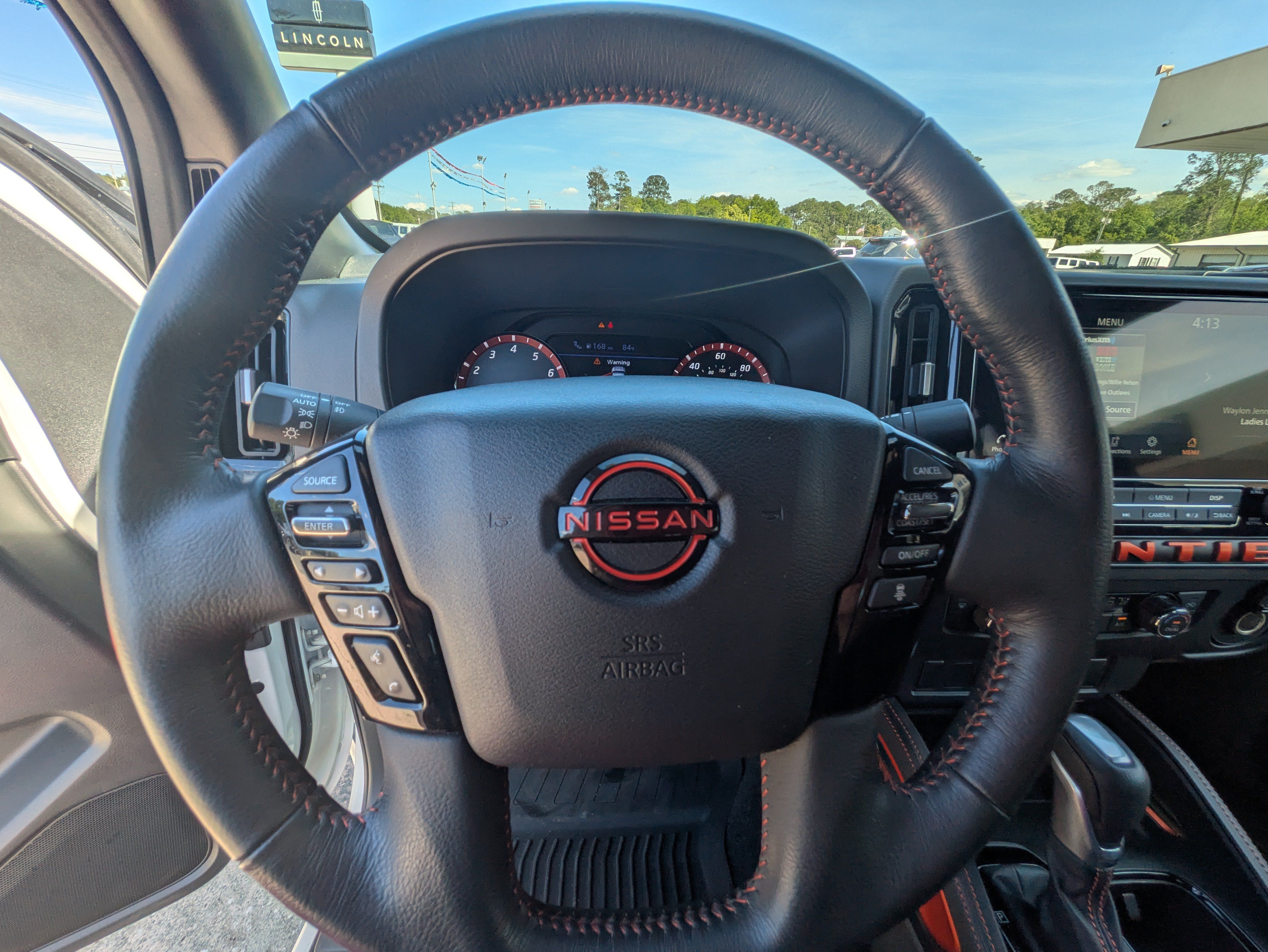 Used 2025 Nissan Frontier Pro-X w/ Tow Package RWD image 17