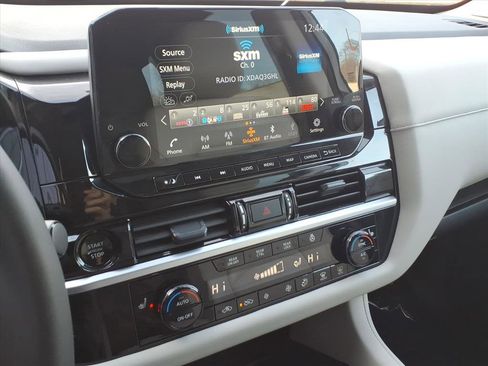 Certified 2025 Nissan Pathfinder SL w/ SL Premium Package image 24