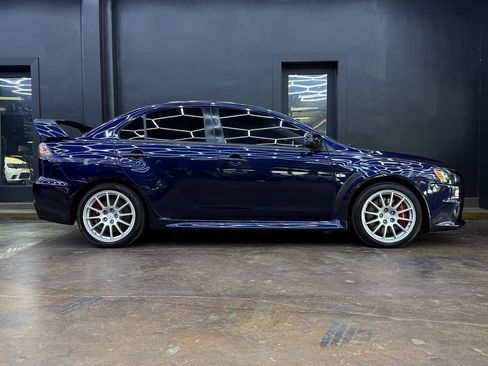 Used 2014 Mitsubishi Lancer Evolution GSR image 10