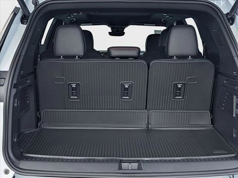 New 2026 Chevrolet Traverse RS w/ LPO, Floor Liner Package image 9
