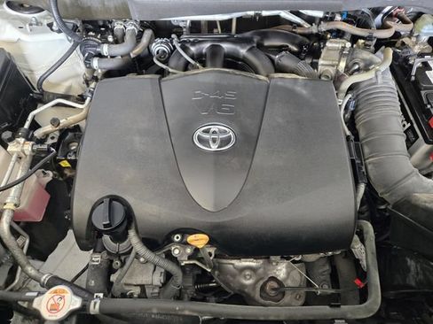 Used 2021 Toyota Highlander XSE FWD image 33