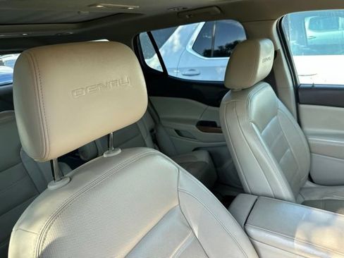 Used 2017 GMC Acadia Denali w/ Technology Package AWD/4WD image 19