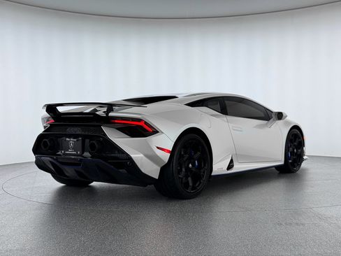 Used 2023 Lamborghini Huracan Tecnica RWD image 6