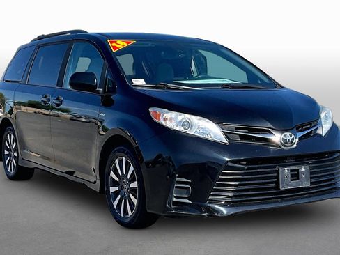 Used 2018 Toyota Sienna LE AWD/4WD image 8