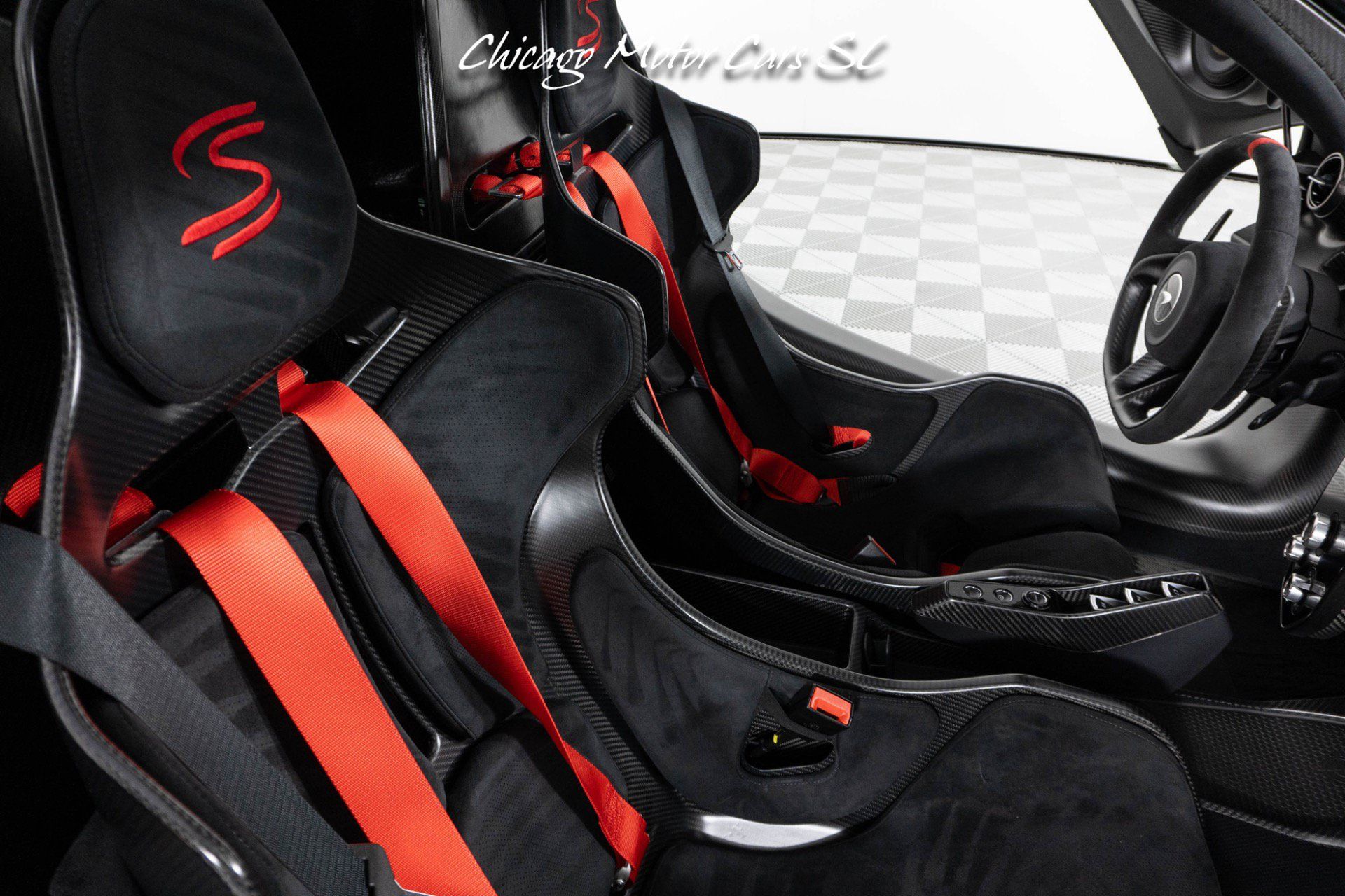 Used 2019 McLaren Senna RWD image 43