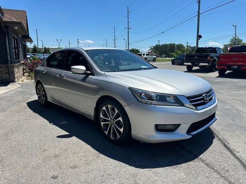 Used 2015 Honda Accord Sport image 8