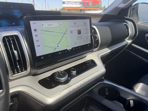 Used 2025 Ford Expedition Active image 21