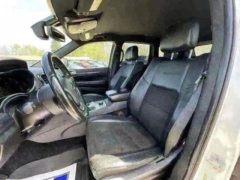 Used 2020 Jeep Grand Cherokee Laredo w/ Quick Order Package 2BN North image 6