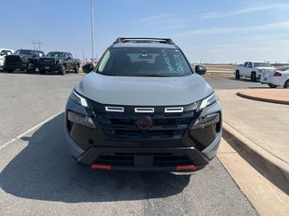 Used 2025 Nissan Rogue SV video 2