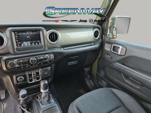 Used 2021 Jeep Wrangler Unlimited Sahara AWD/4WD image 18