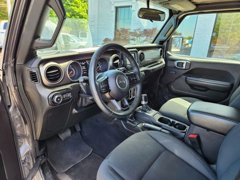 Used 2018 Jeep Wrangler Unlimited Sport S AWD/4WD image 13