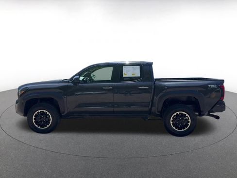 Used 2025 Toyota Tacoma TRD Off-Road AWD/4WD image 9