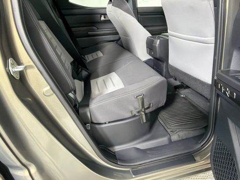 Used 2025 Toyota Tacoma TRD Sport image 15