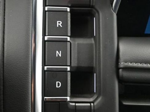 Used 2024 Chevrolet Suburban LT image 20