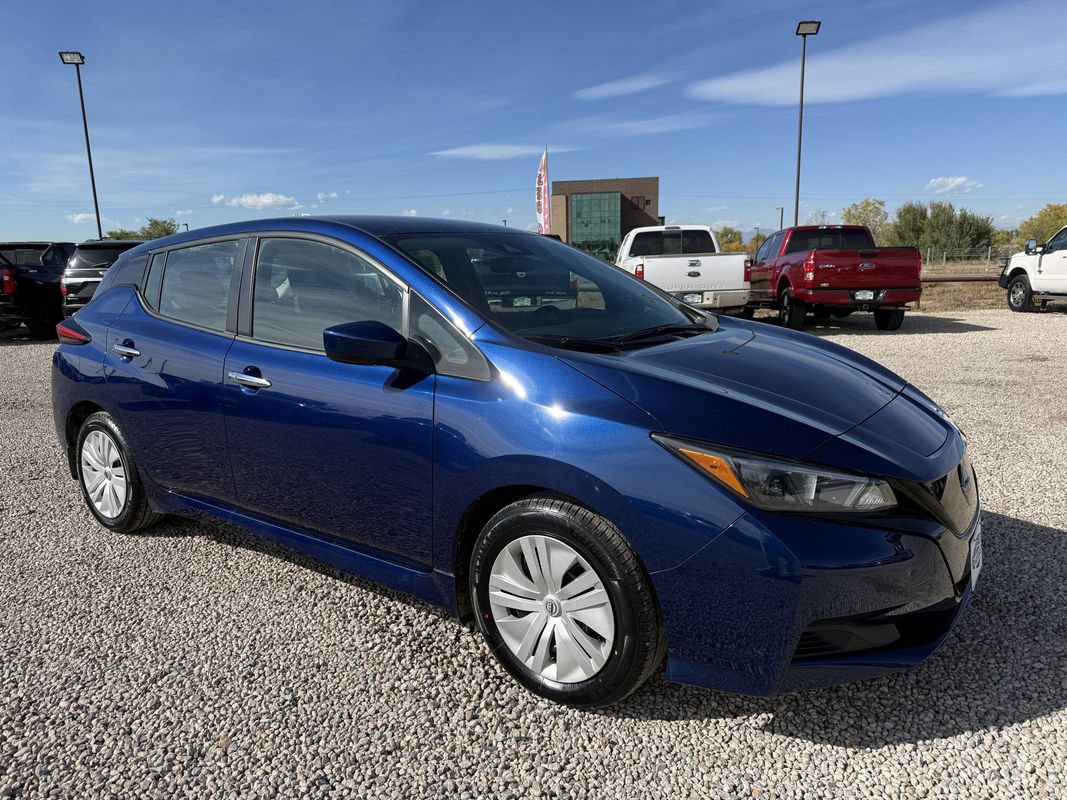 Used 2025 Nissan Leaf S FWD image 1