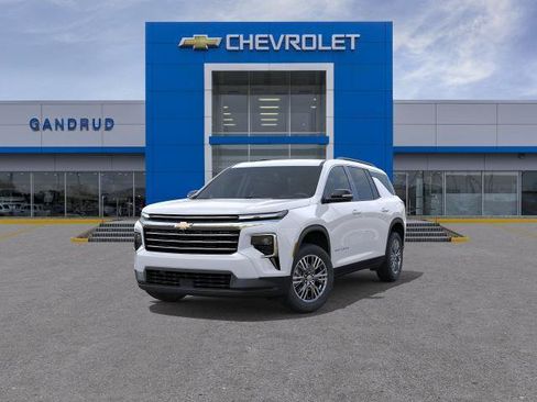 New 2026 Chevrolet Traverse LT w/ Driver Confidence Package AWD/4WD image 32
