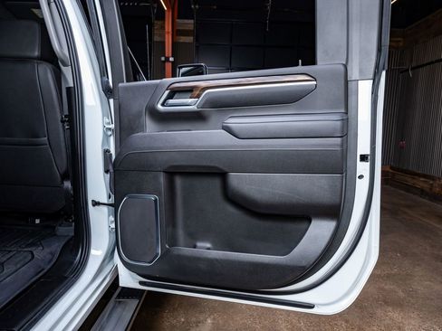 Used 2025 GMC Sierra 2500 SLT w/ SLT Premium Package image 39