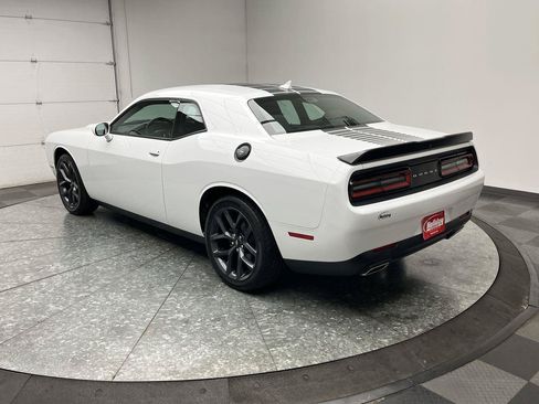 Used 2019 Dodge Challenger SXT w/ Driver Convenience Group RWD image 2