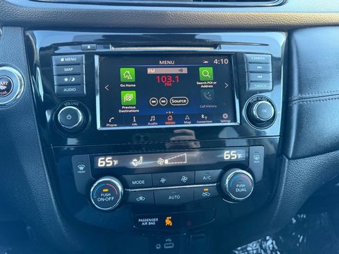 Used 2018 Nissan Rogue SL image 34