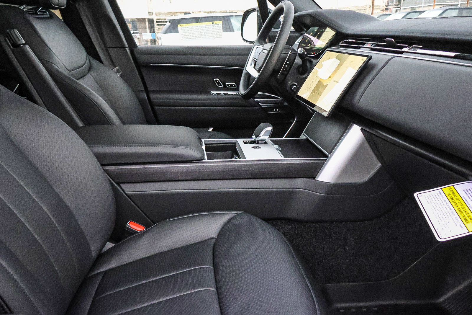 New 2026 Land Rover Range Rover SE AWD/4WD image 17