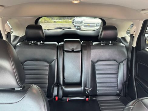 Used 2018 Ford Edge SEL w/ Equipment Group 201A FWD image 18